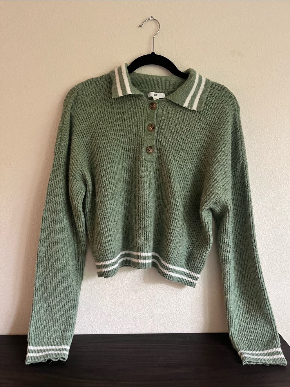 BP Cropped Green Sweater with Collar
